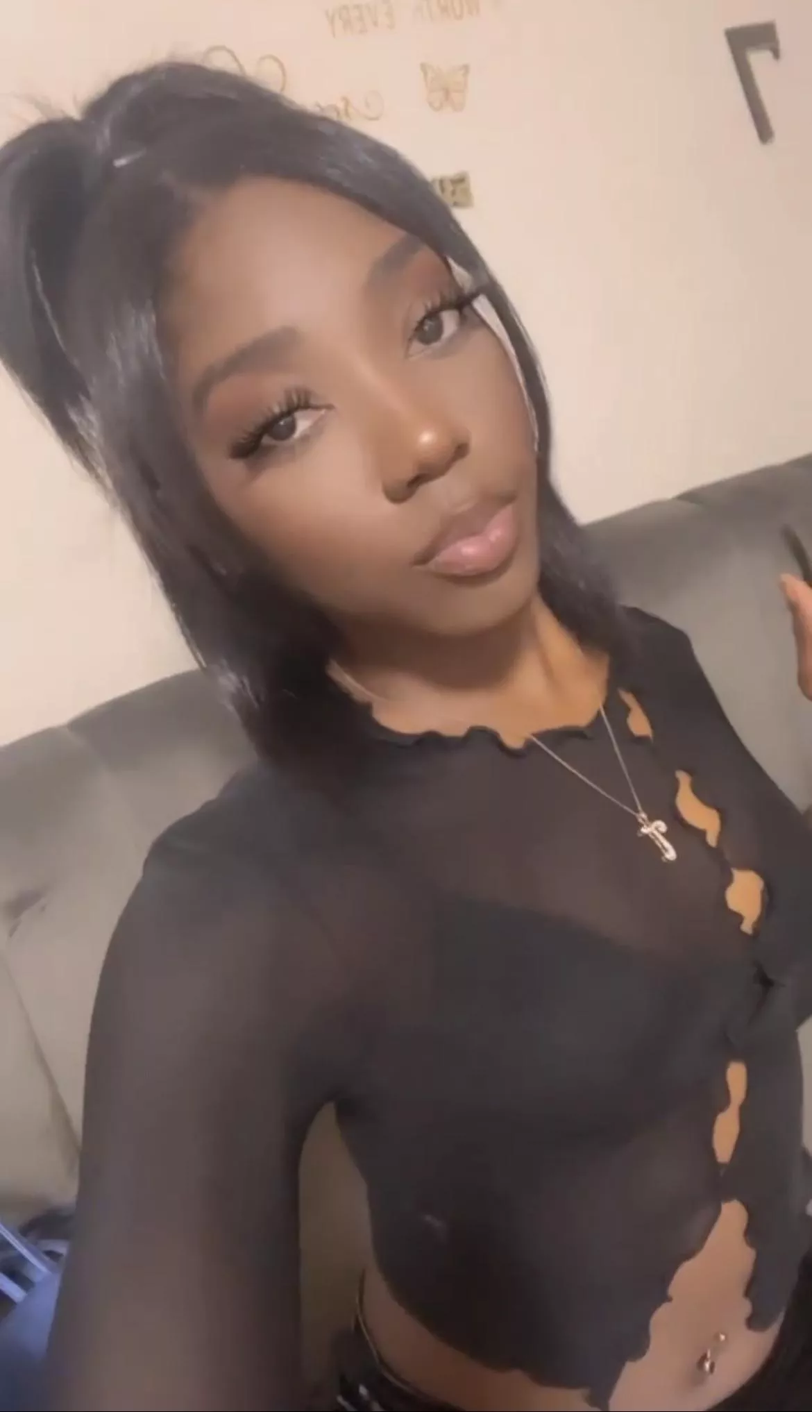 Bored, dumb Haitian girl looking to sell her body for cheap. Feel free to dm m e.