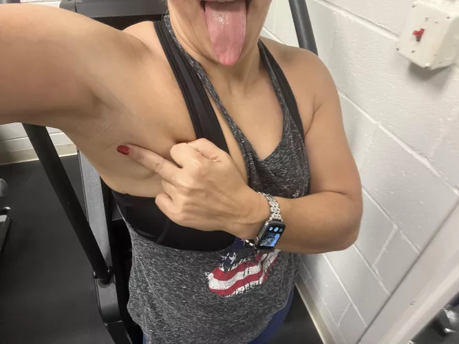 Can my tongue reach my armpit?