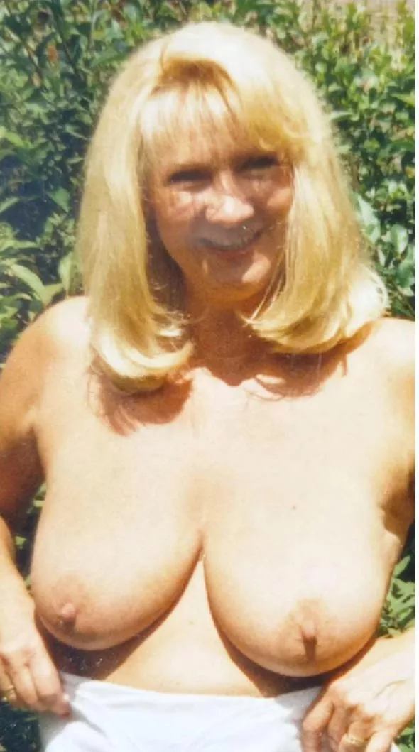 can tou resist , wanna see more of me, dm