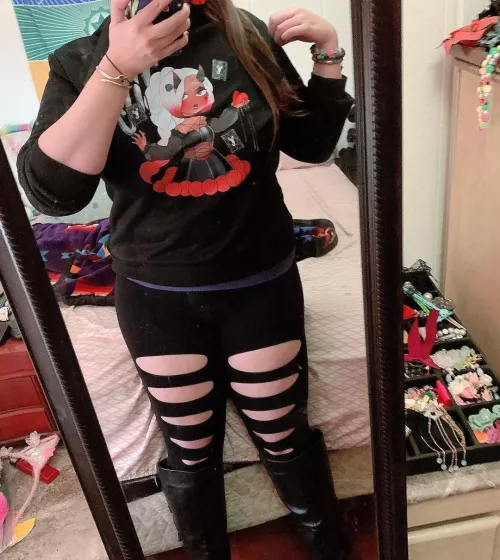 Can you game while im under the desk?