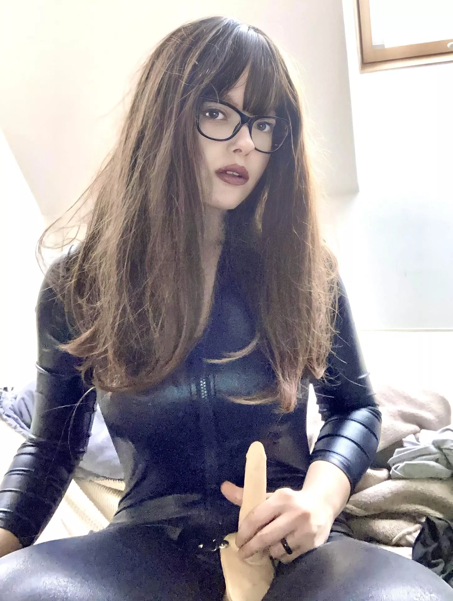 come sit here, oink oink