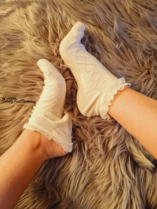 Come sniff my socks, and I might let you lick my soles 😏 (F)