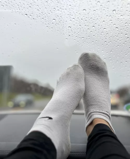 Could you just drive by me? 😌