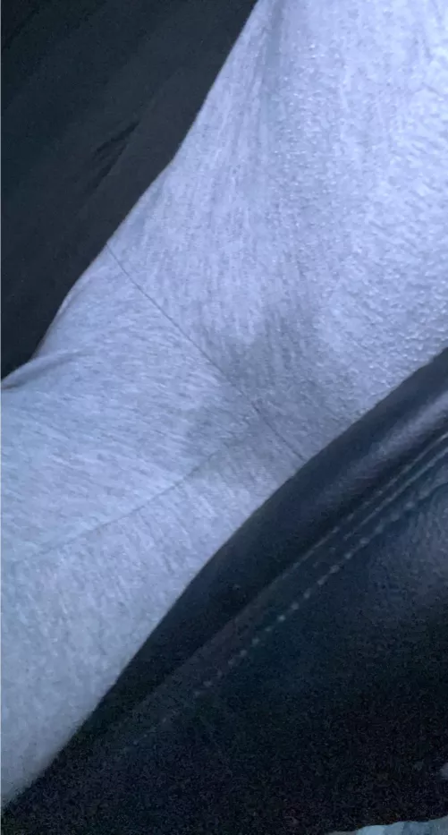 Currently at the nail salon.. I keep spreading my legs so I can smell myself 🤤 I wonder if the lady doing my nails can smell me… 😝