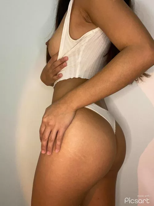 [f] Does white panties show my innocence 😏