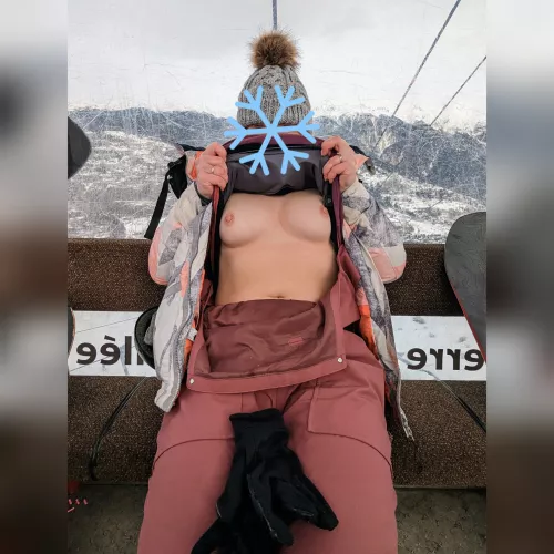 [f]lashing on the ski lift