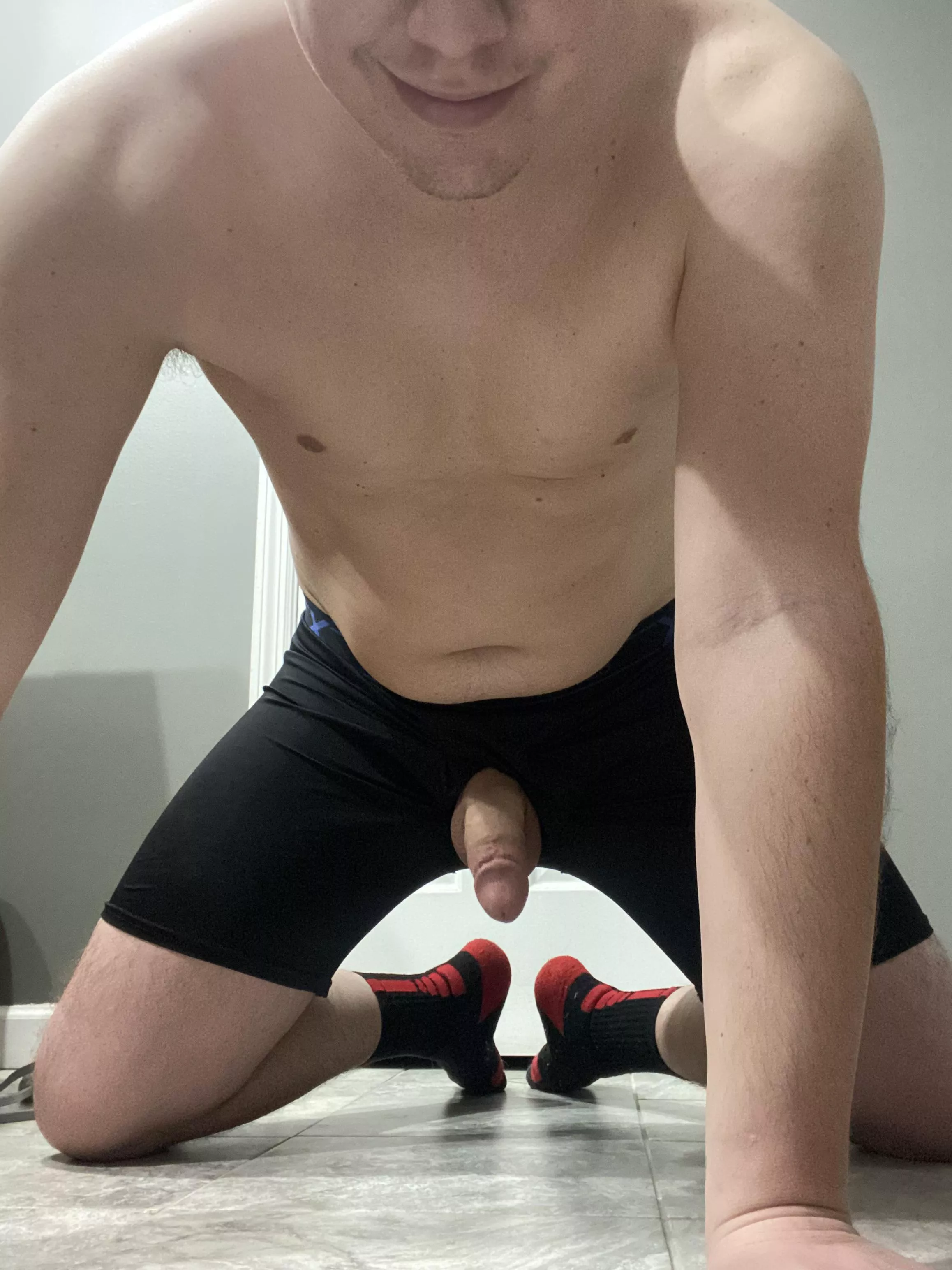 Getting a good stretch in post run today… downward dog anyone? (M)