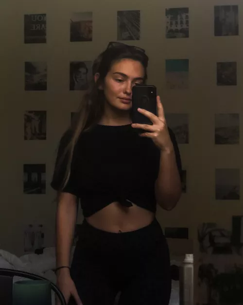 Had a little yoga 🧘🏼‍♀️ sesh this morning [f]