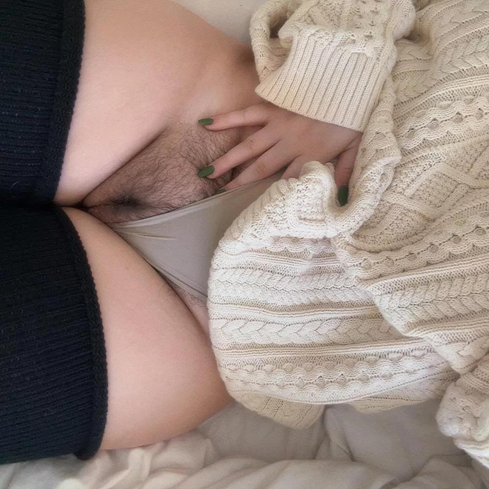 hairy pussy is the best pussy;)