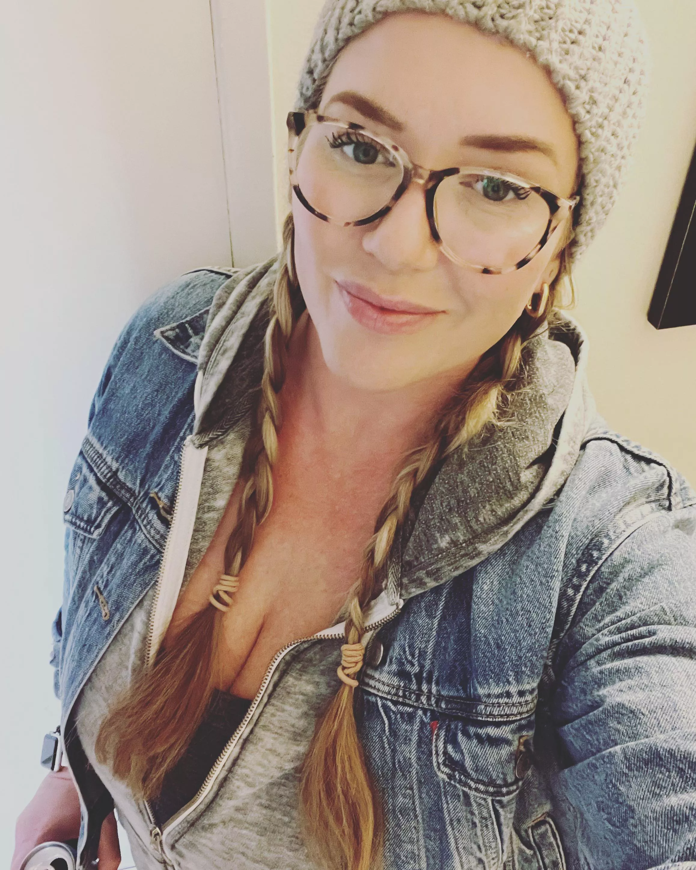 Happy New Year 🥂 I’m ready for some more fun in 2023 💋😈 HBU?