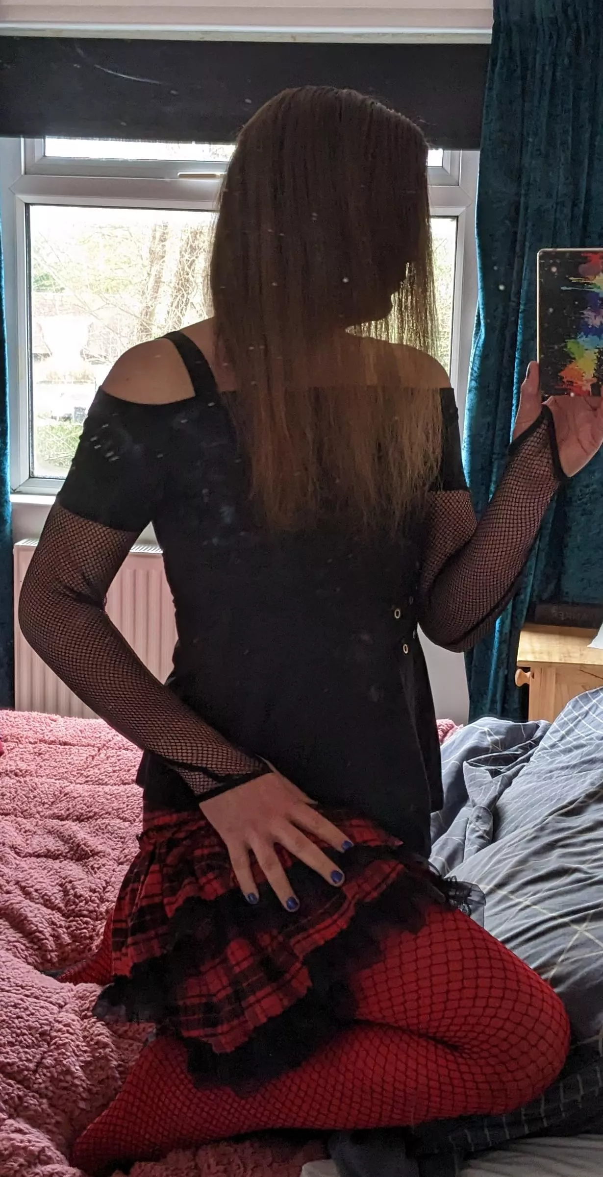 Hello lovely people. Giving out free love and hugs to those that need it 🤗 your all wonderful, beautiful people 😘💗💗