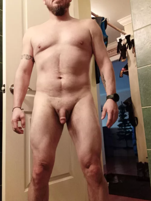 Hope ya like a dadbod with runner/cyclist legs! (49)