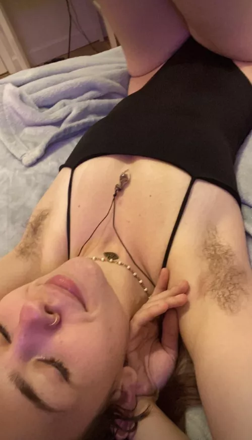 I don’t wanna leave bed! Come join me? 🥰😌