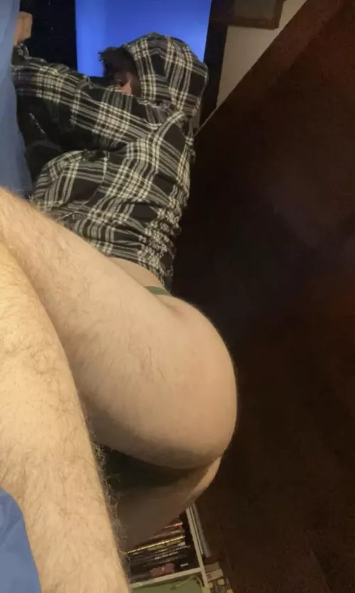 I dropped something under my bed, can you help me look?