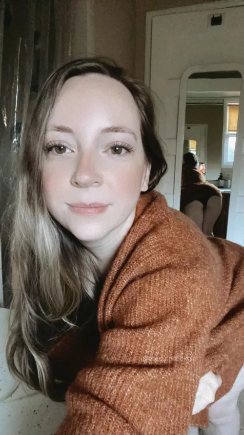 I hope everyone is having a fantastic New Year’s Day! I’m keeping cozy from the storm ☔️