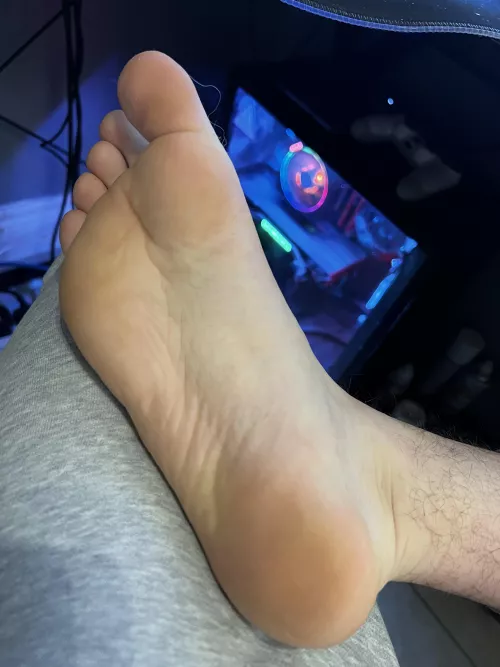 I just want my foot worshipped whilst I ignore you and play games, where are my slaves?
