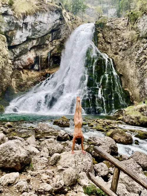 I love nature nudity and handstands and people watching :)