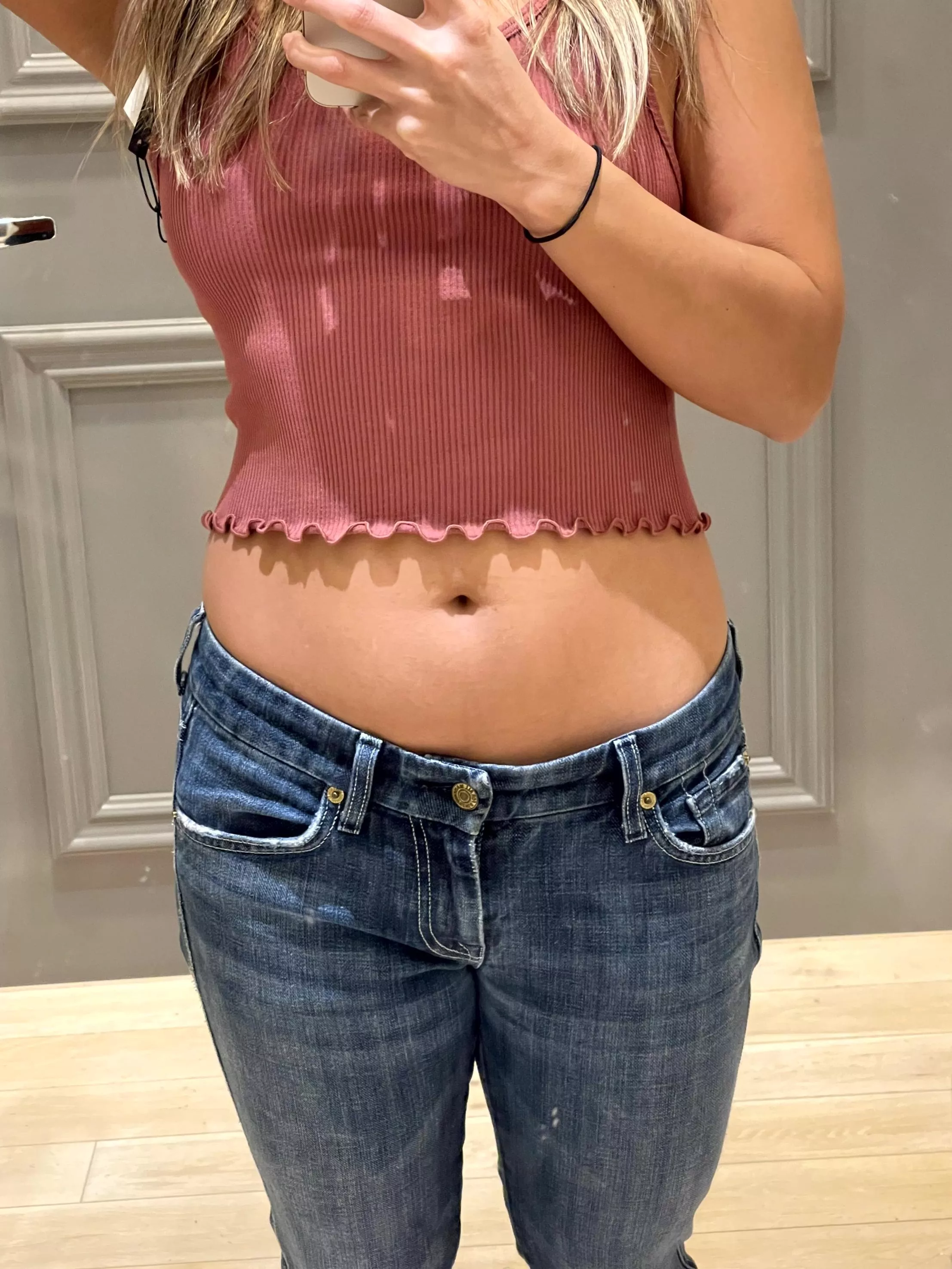 I need to buy more croptops for my upcoming beach vacation! I think I like the look of this one