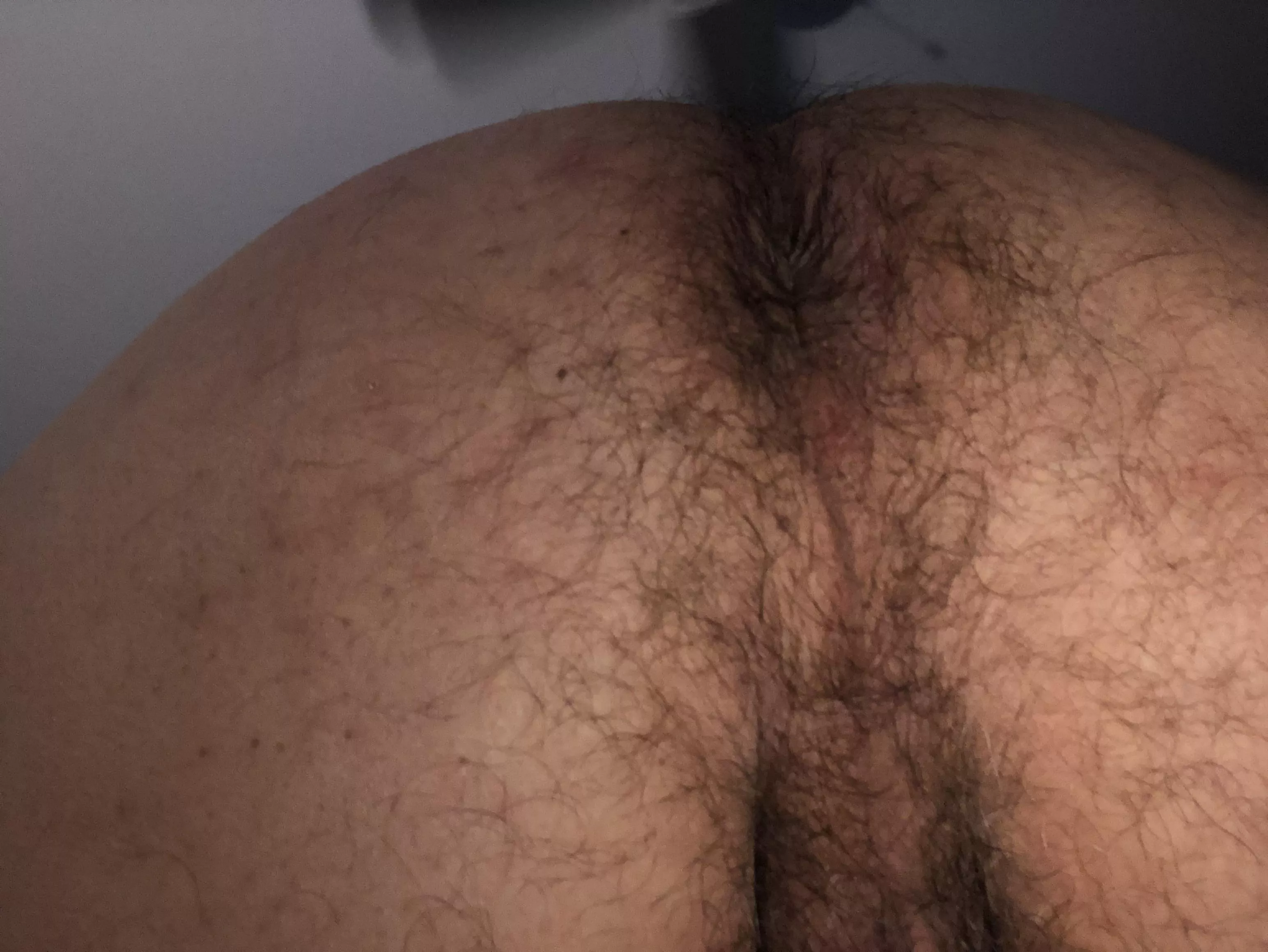 I sometimes think this hairy dad ass would like to feel something smooth and hard.