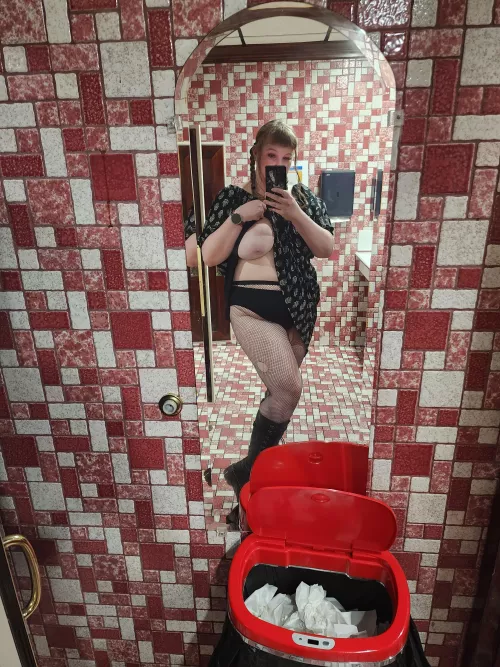 I think this is the coolest restaurant bathroom I've ever flashed in.