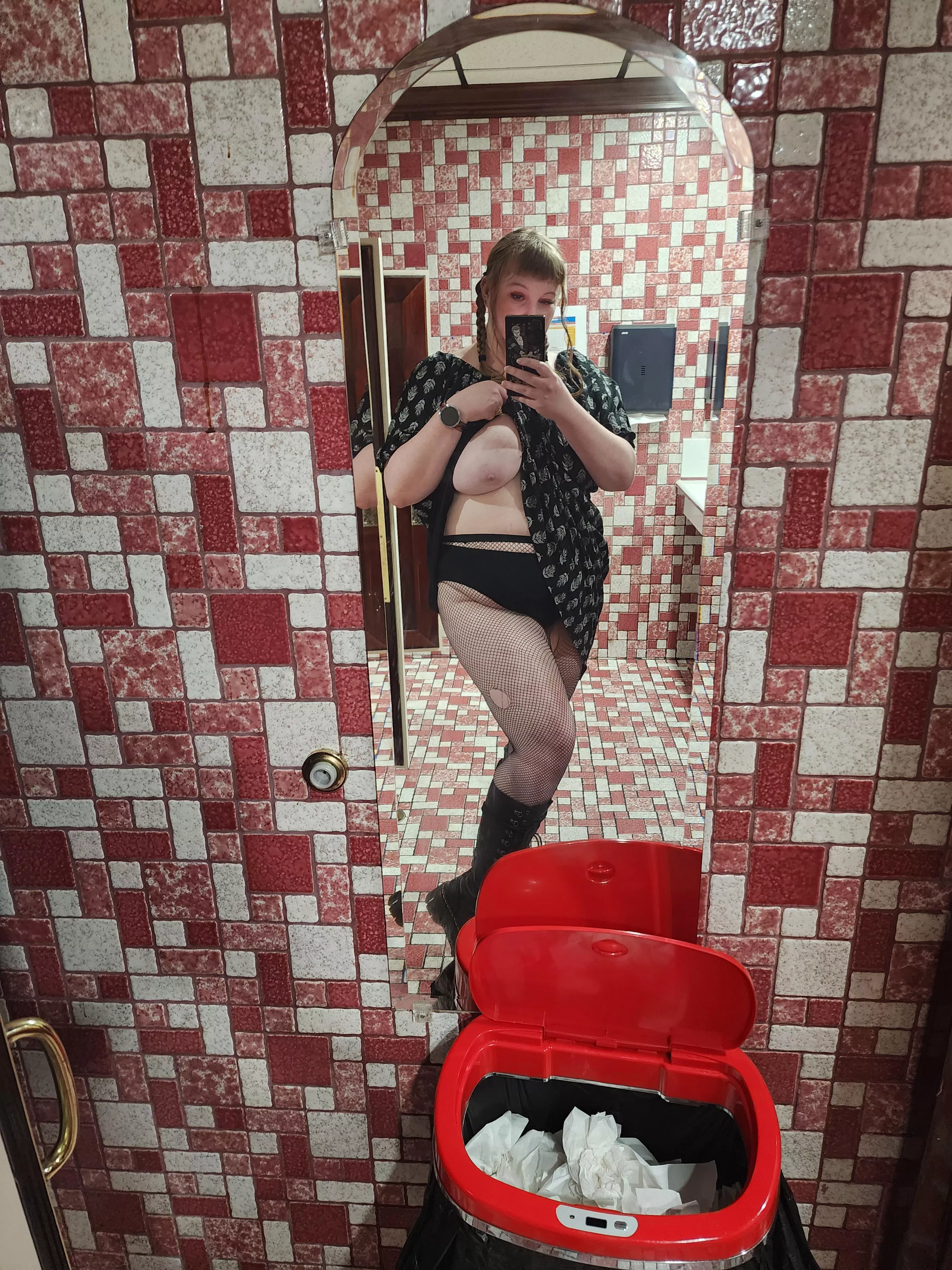 I think this is the coolest restaurant bathroom I've ever flashed in.