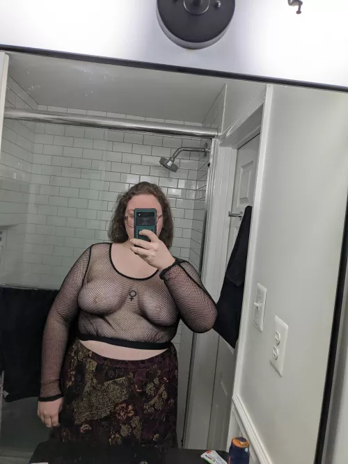 I wanna whisper that filthy shit in your ear