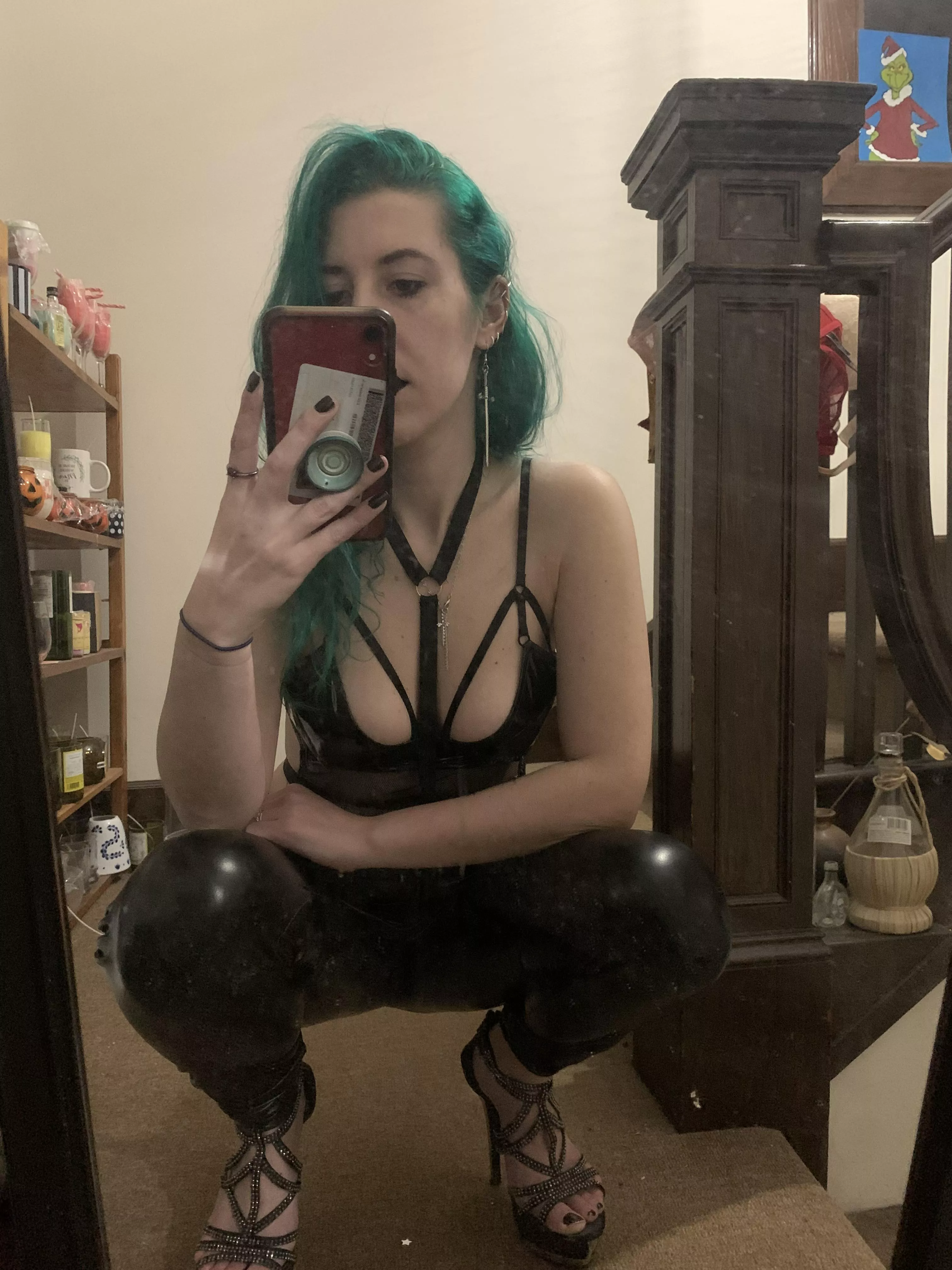I'm sure this outfit could put your tongue to work all day [domme]