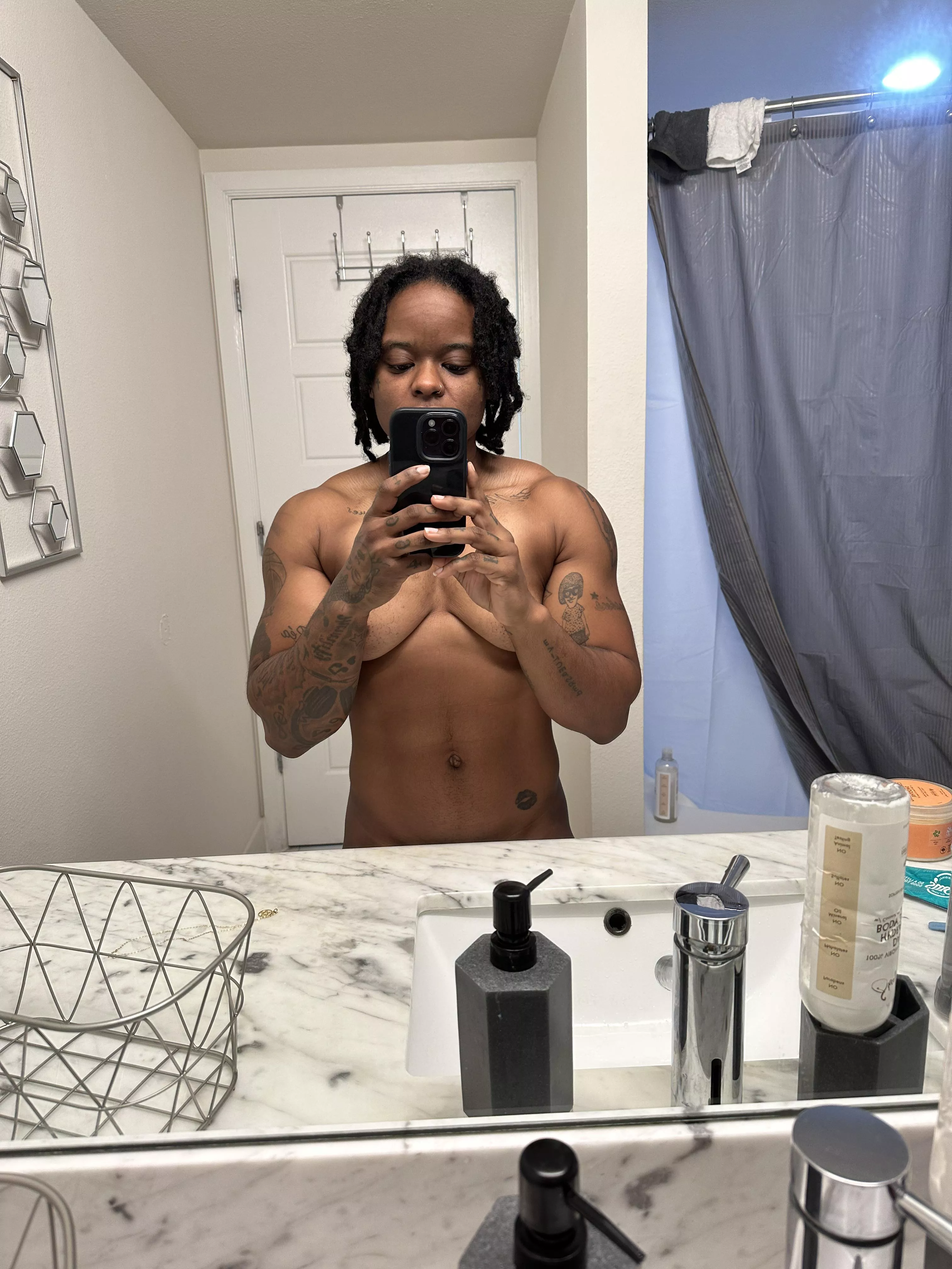 Imagine my body overpowering yours 😈