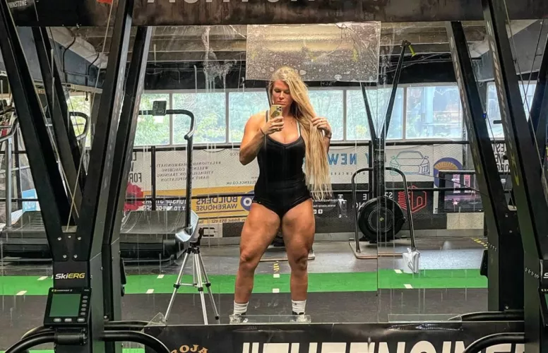 Just a fit girl who does peculiar things