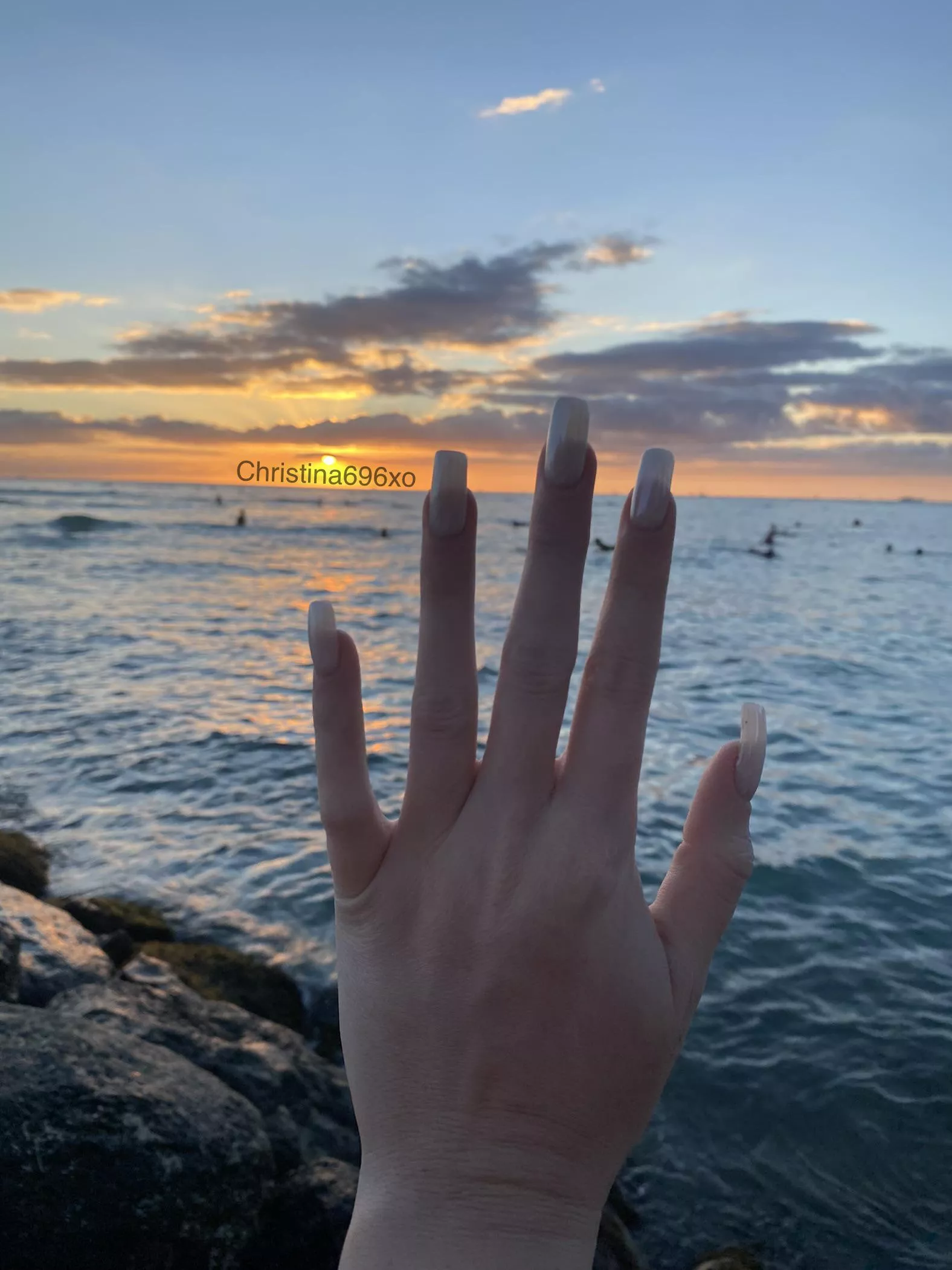 Lovely sunset with some lovely hands 🥰