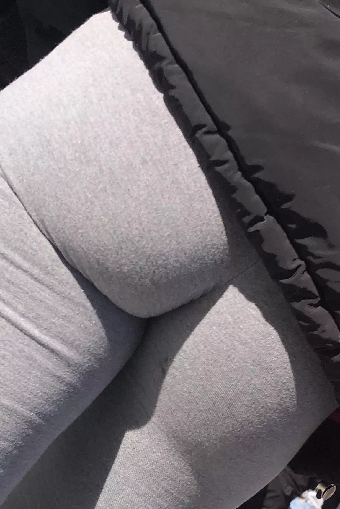 Lul Booty in grey leggings
