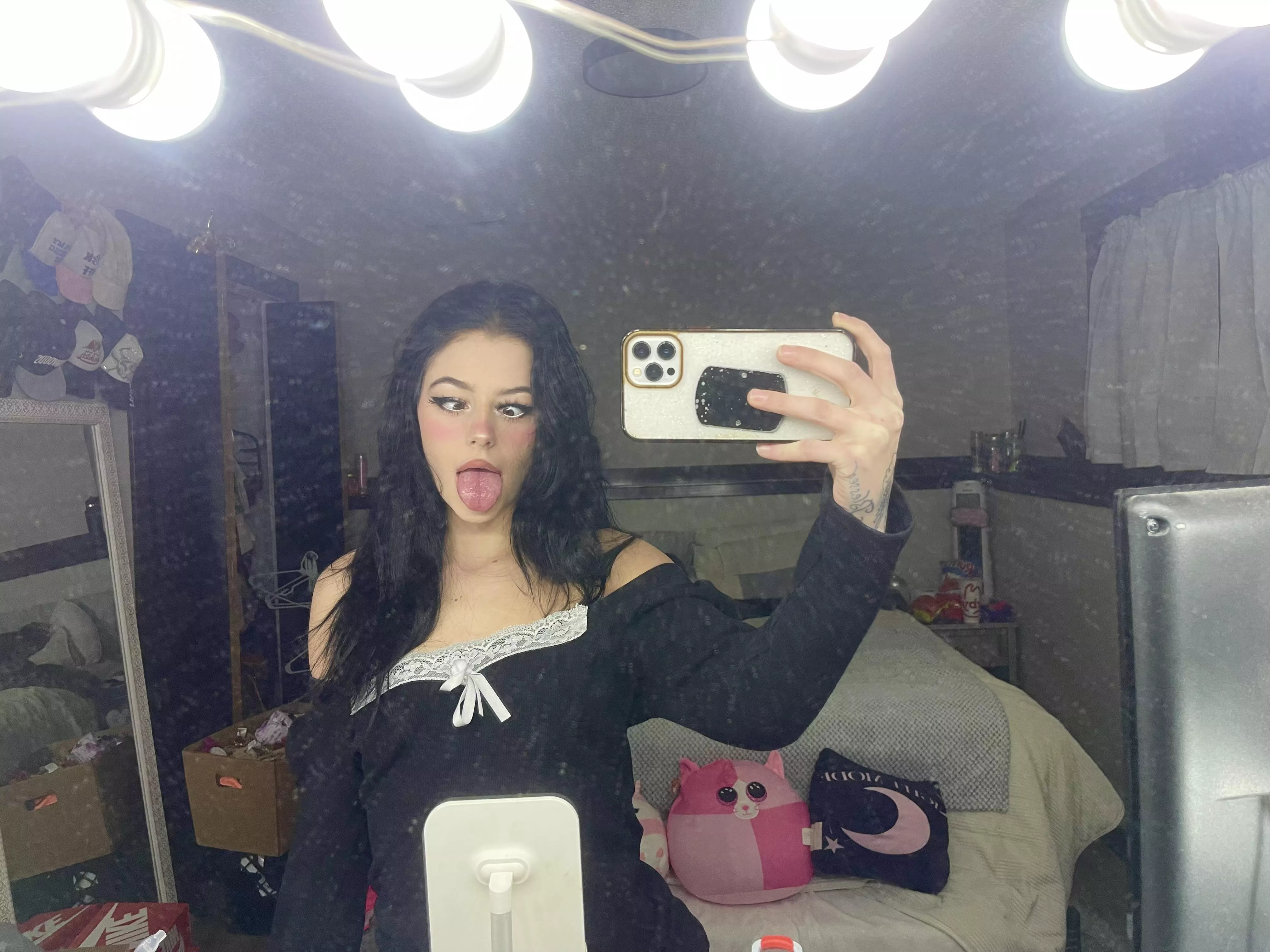 make my eyes crosssss 🤤