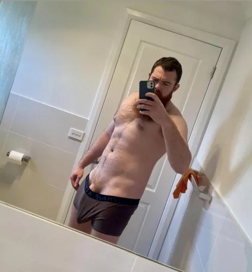 My (30) New Year’s resolution is to find my (size) queen 😁