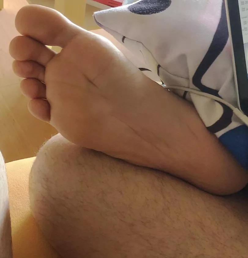 My boyfriend secretly likes to take pictures of my feet