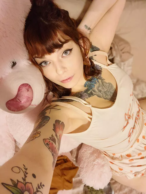 Naomi Cakes (@the.realnaom1) [Instagram]