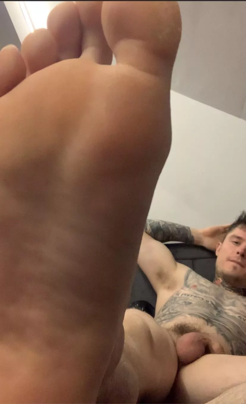 Oh it’s nice to “feet” you guys ❤️🌹❤️