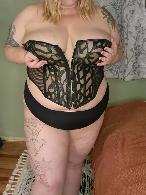 Oh no.. the corset popped open! 😈