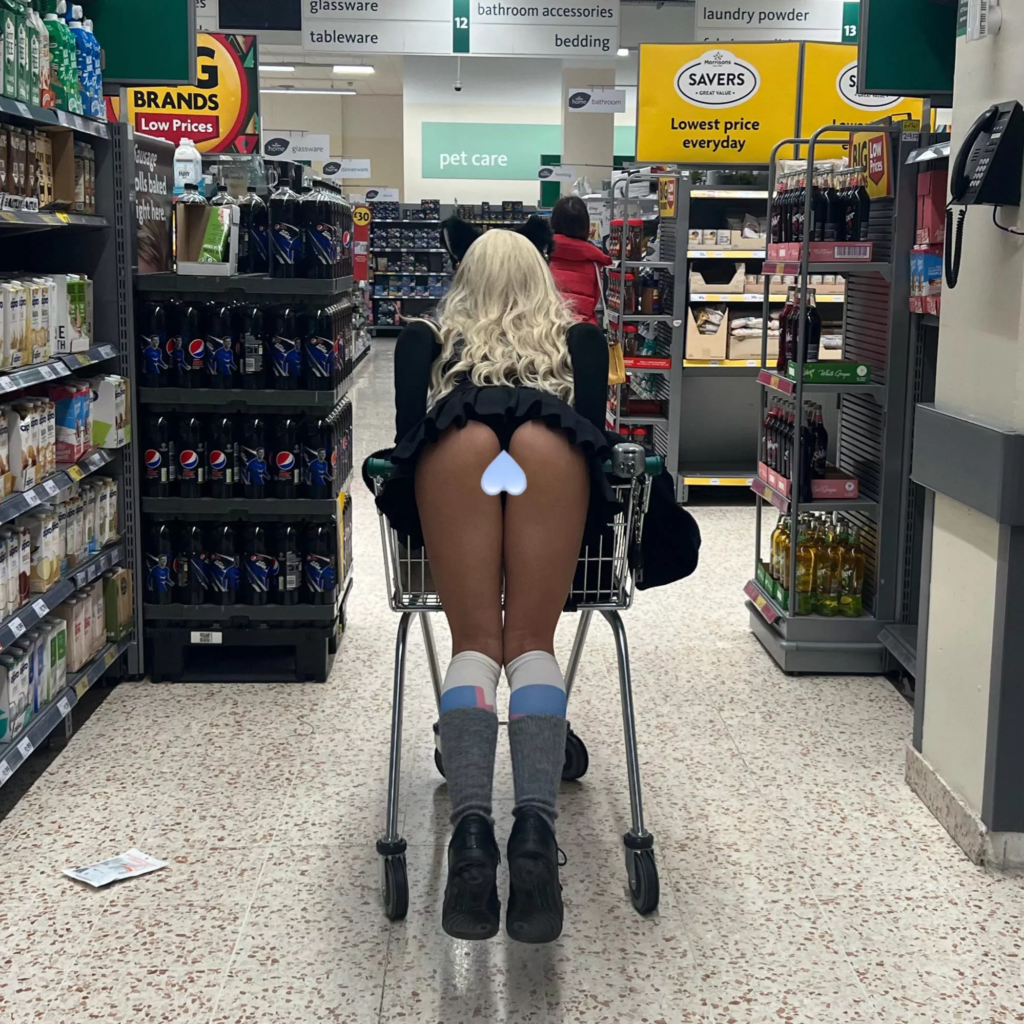 Shopping is getting boring i usually come here without panties so any of you can slip in quickly🐱 those ppl in the front aisle have to get a view of my pussy or no deal 🫶🏻
