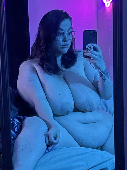 so many pillows to choose from.