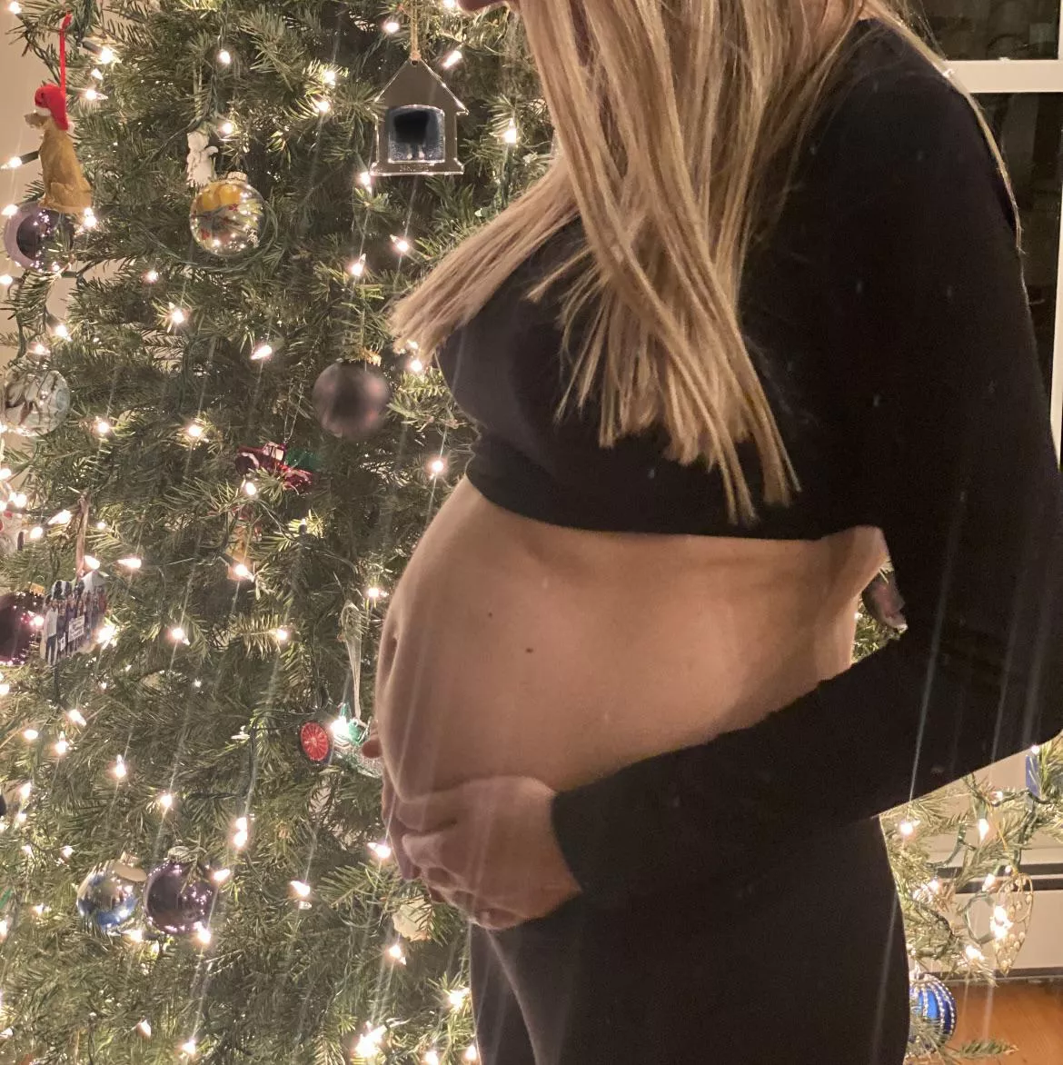 The bump is growing 😍