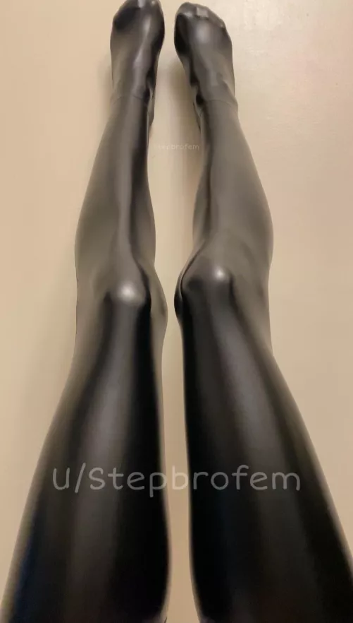 Thigh highs are always a turn on but these make me go crazy 😜