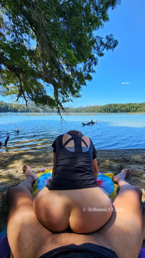 This time it will not be in black and white (see the beauty of the place). We had the lake to ourselves, we had to take advantage of it 😉🔥 [m][f]