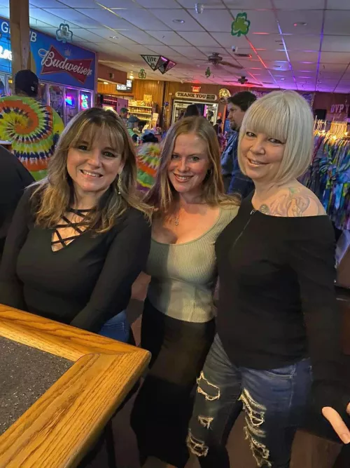 Three moms at the bar💯🔥👏👍