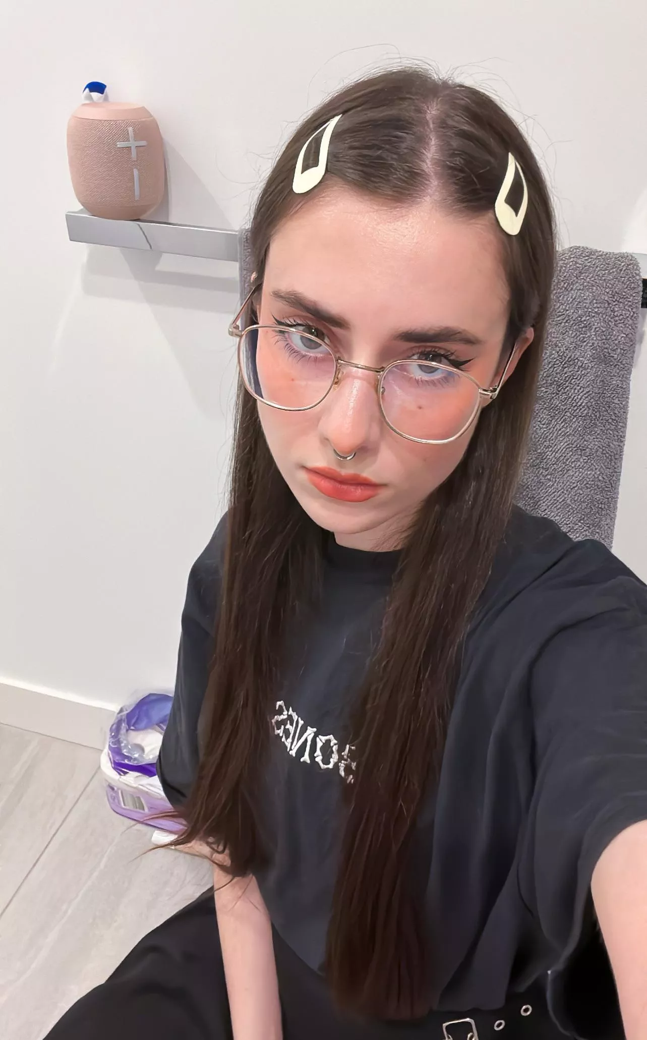 ur insufferable lil goblin gf has arrived 🧌