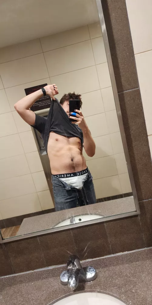 wanna blow me while I'm on break?