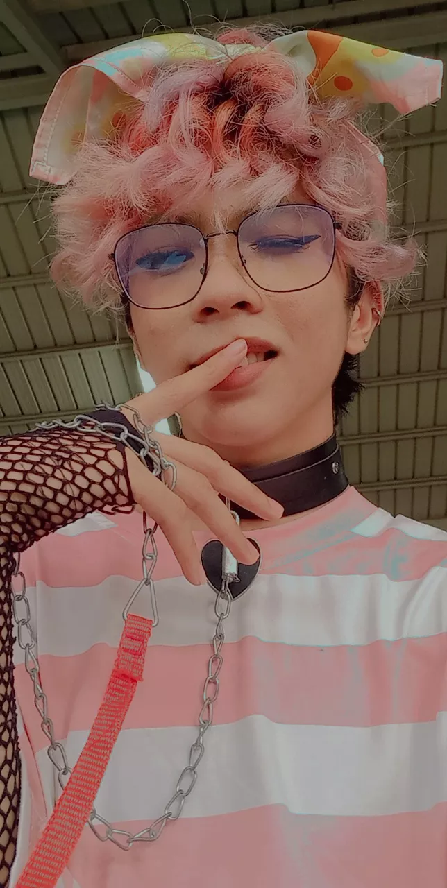 what musica genre do u think I listen to?🎵 i'll replyto whoever gets the right answer ^^