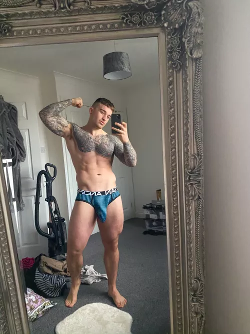 What’s bigger my arm or my cock 👀