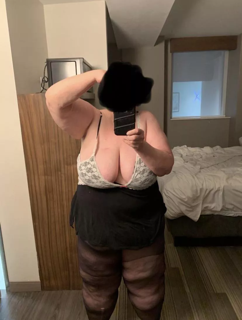 Who would fuck my gilf friend 65f
