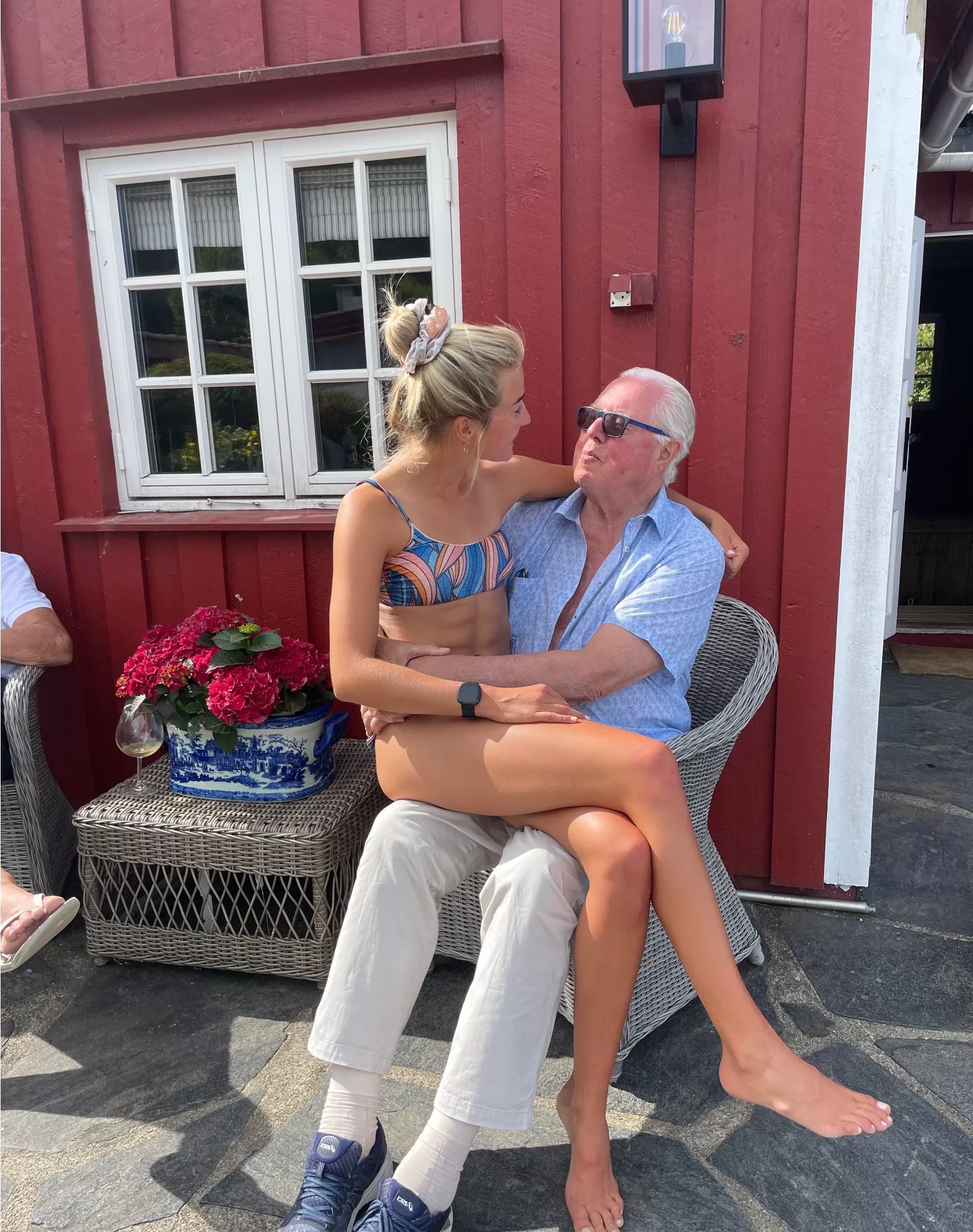 Would love to hear what you think about my body and my looks!