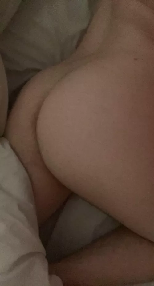 Wyd when you wake up next to this ass?